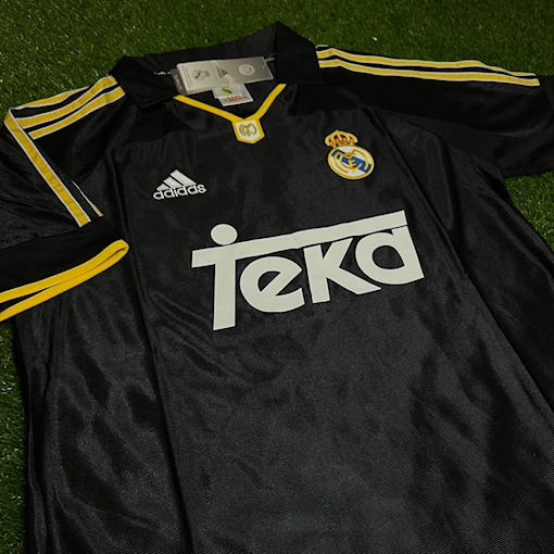 Picture of Real Madrid 99/01 Away