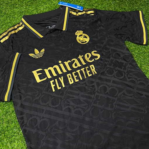 Picture of Real Madrid 25/26 Crown Black Edition Ronaldo