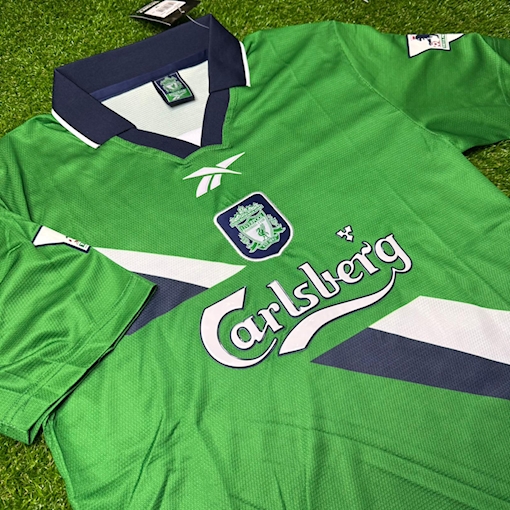 Picture of Liverpool 99/00 Away Gerrard