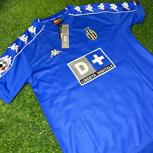 Picture of Juventus 99/00 Away Zidane