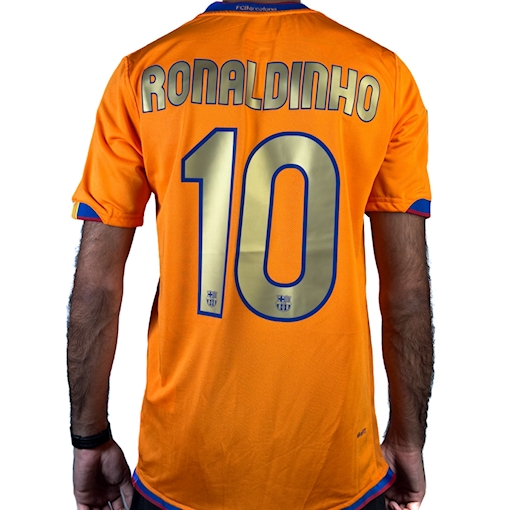 Picture of Barcelona 06/07 Away Ronaldinho