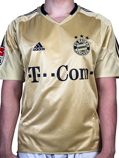 Picture of Bayern Munich 04/05 Away