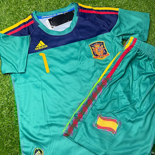 Picture of Spain 2010 Goalkeeper Kids Casillas