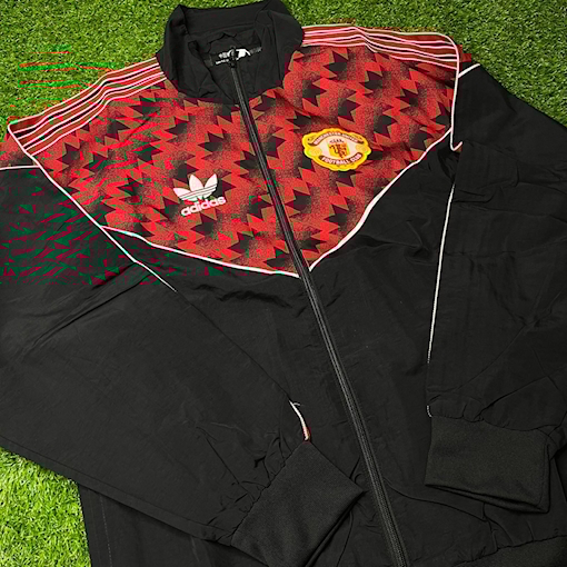 Picture of Manchester United  90's Retro Windbreaker Jacket Black/Red
