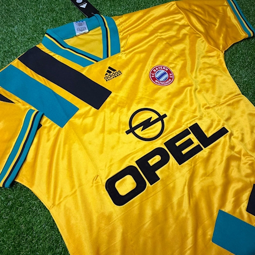 Picture of Bayern Munich 93/95 Away